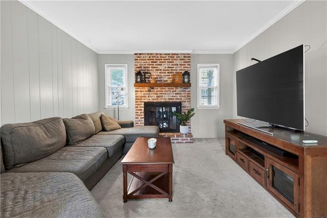 9802 Eby Street, Overland Park, KS 66212
