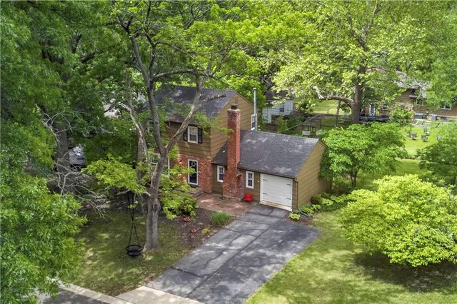 9802 Eby Street, Overland Park, KS 66212
