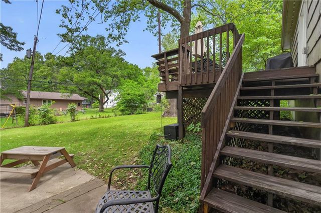 9802 Eby Street, Overland Park, KS 66212