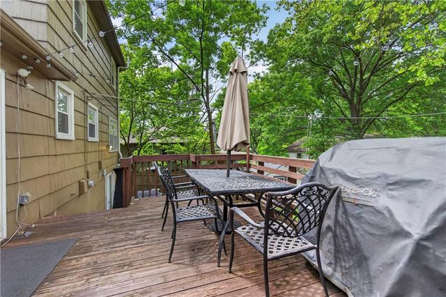 9802 Eby Street, Overland Park, KS 66212