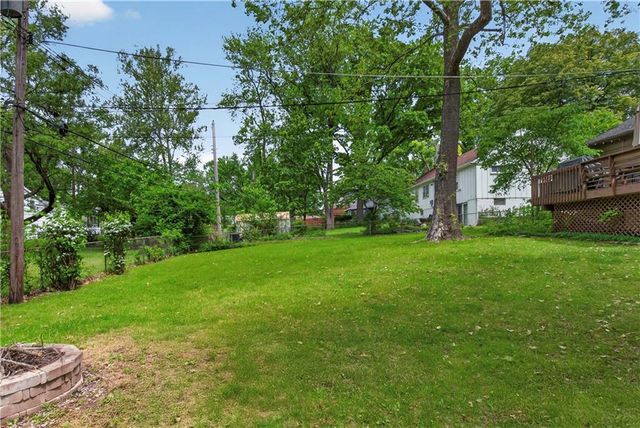 9802 Eby Street, Overland Park, KS 66212
