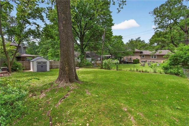 9802 Eby Street, Overland Park, KS 66212