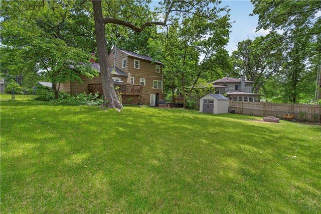 9802 Eby Street, Overland Park, KS 66212