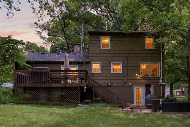 9802 Eby Street, Overland Park, KS 66212