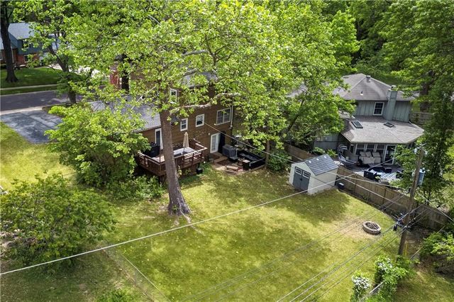 9802 Eby Street, Overland Park, KS 66212