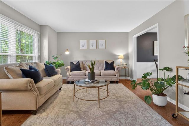 9802 Eby Street, Overland Park, KS 66212