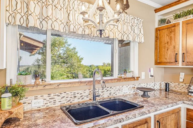 378 Aime Real Ranch Rd, Kerrville, TX 78028