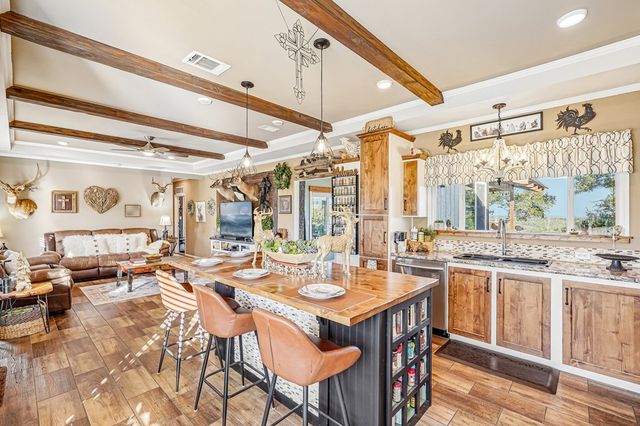 378 Aime Real Ranch Rd, Kerrville, TX 78028