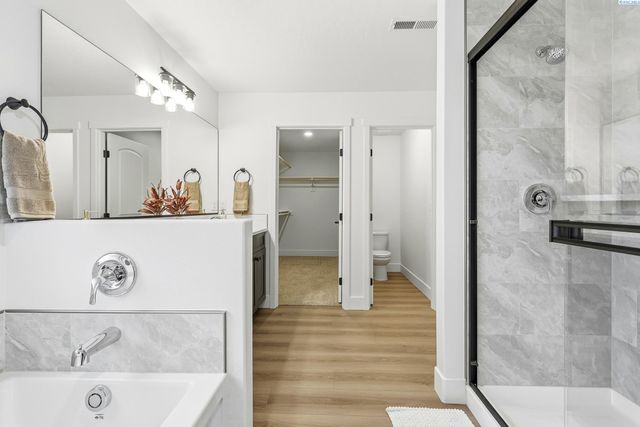 6593 W 29th Ct, Kennewick, WA 99338