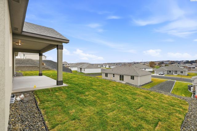 6593 W 29th Ct, Kennewick, WA 99338