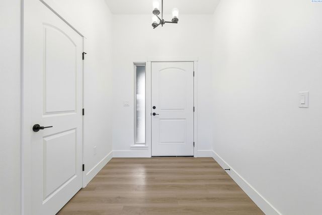 6593 W 29th Ct, Kennewick, WA 99338