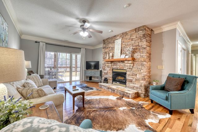 112 Glen Eagle Ct D202, Clayton, GA 30525