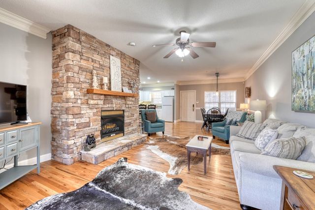 112 Glen Eagle Ct D202, Clayton, GA 30525