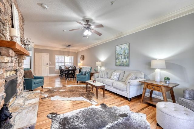 112 Glen Eagle Ct D202, Clayton, GA 30525