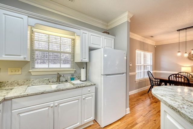 112 Glen Eagle Ct D202, Clayton, GA 30525