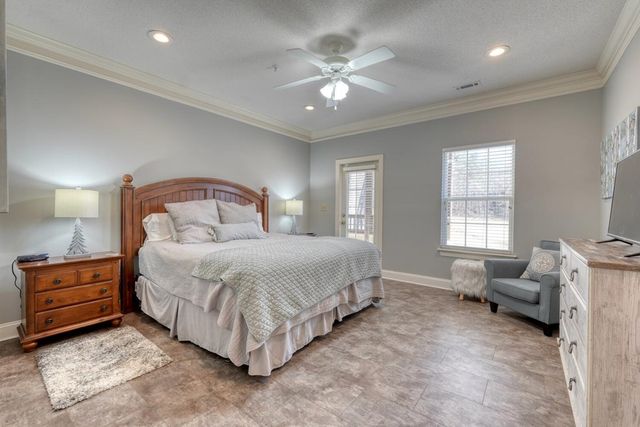 112 Glen Eagle Ct D202, Clayton, GA 30525