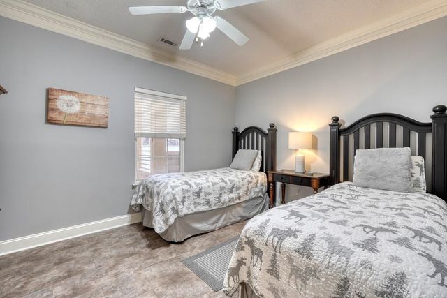 112 Glen Eagle Ct D202, Clayton, GA 30525