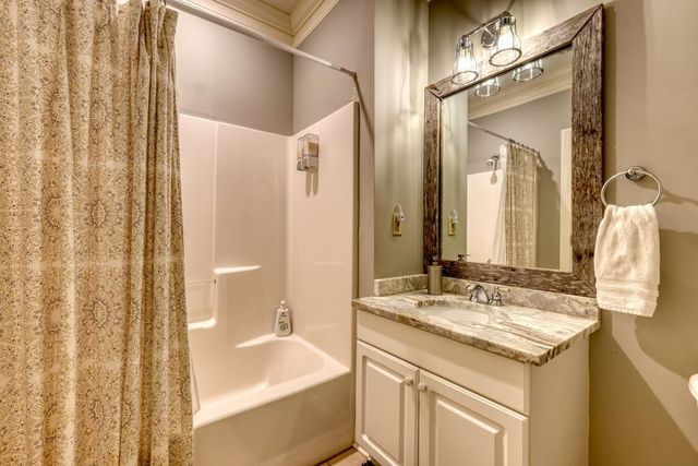 112 Glen Eagle Ct D202, Clayton, GA 30525