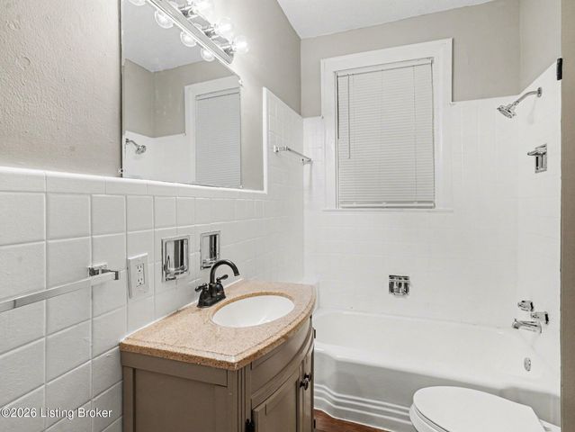 900 W Ashland Ave, Louisville, KY 40215