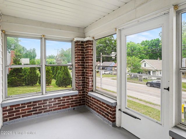 900 W Ashland Ave, Louisville, KY 40215