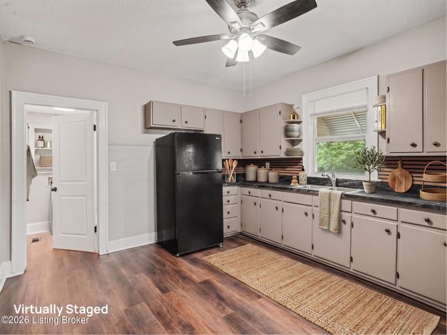 900 W Ashland Ave, Louisville, KY 40215