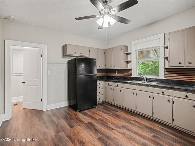 900 W Ashland Ave, Louisville, KY 40215