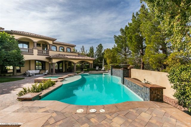 11 Quintessa Circle, Las Vegas, NV 89141
