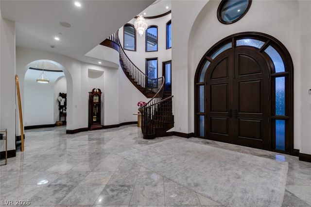 11 Quintessa Circle, Las Vegas, NV 89141