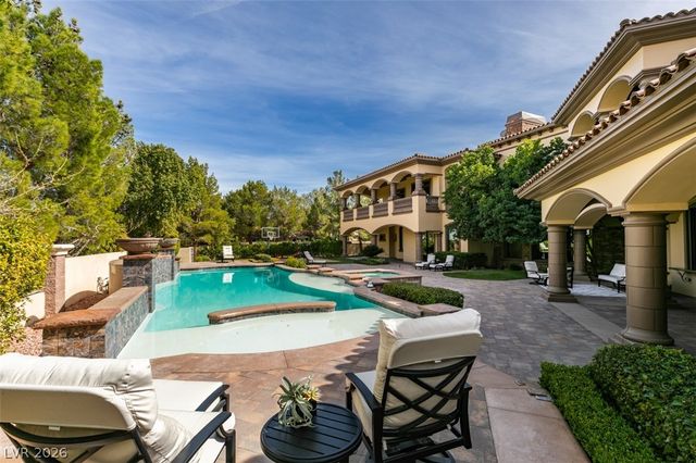 11 Quintessa Circle, Las Vegas, NV 89141