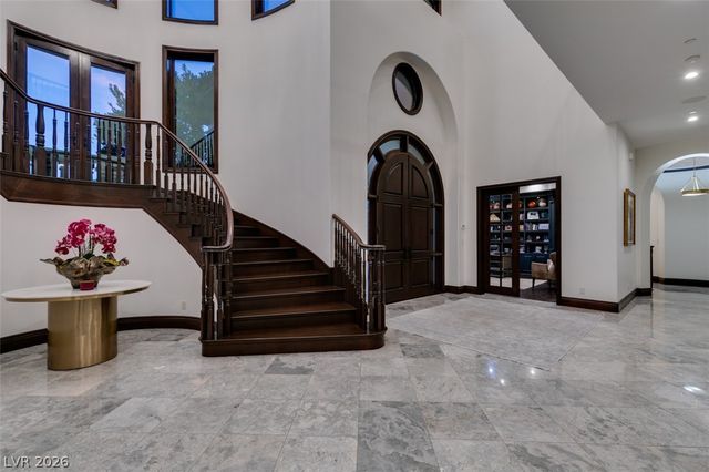 11 Quintessa Circle, Las Vegas, NV 89141