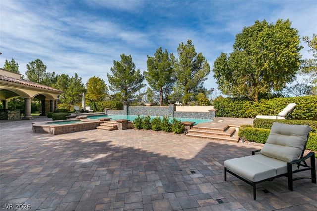 11 Quintessa Circle, Las Vegas, NV 89141