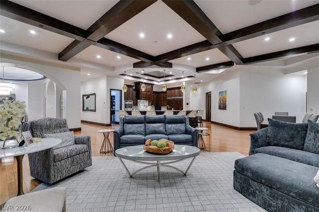 11 Quintessa Circle, Las Vegas, NV 89141