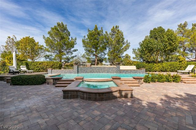 11 Quintessa Circle, Las Vegas, NV 89141