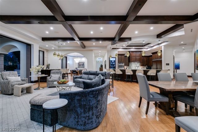 11 Quintessa Circle, Las Vegas, NV 89141