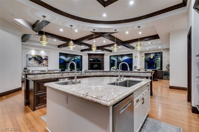 11 Quintessa Circle, Las Vegas, NV 89141