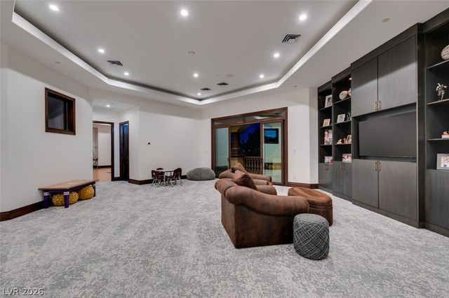 11 Quintessa Circle, Las Vegas, NV 89141