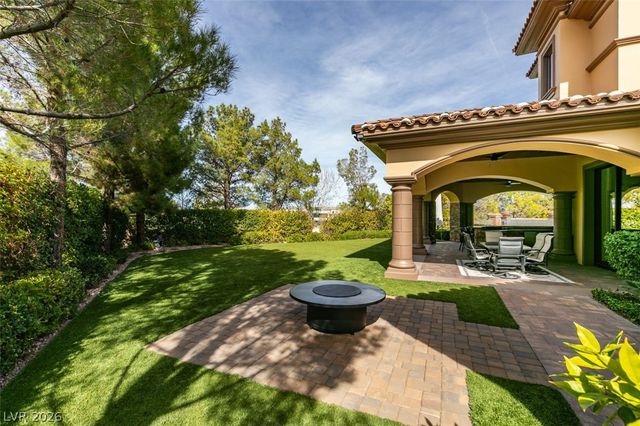 11 Quintessa Circle, Las Vegas, NV 89141