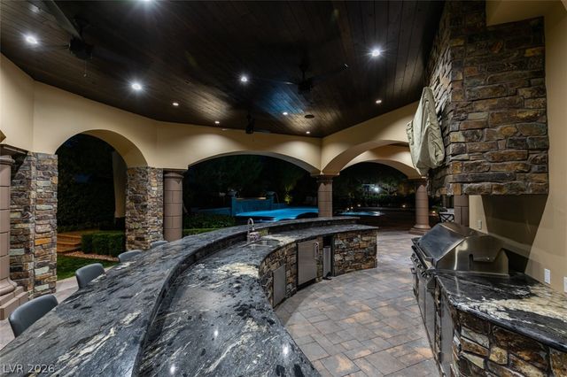 11 Quintessa Circle, Las Vegas, NV 89141