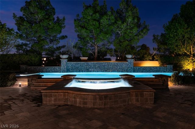 11 Quintessa Circle, Las Vegas, NV 89141