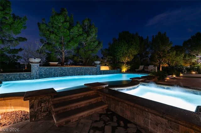 11 Quintessa Circle, Las Vegas, NV 89141