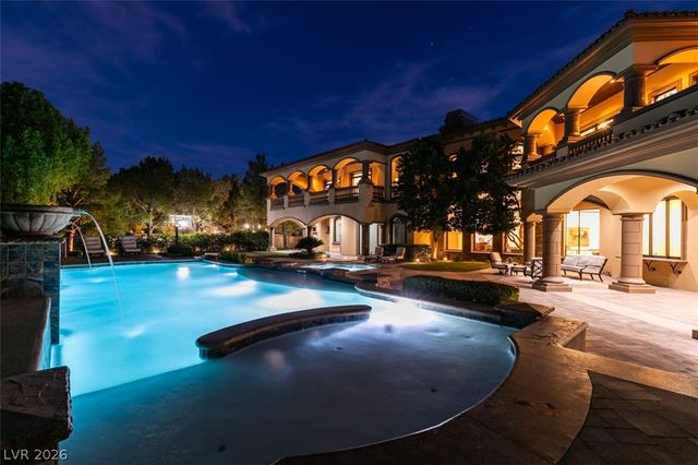 11 Quintessa Circle, Las Vegas, NV 89141