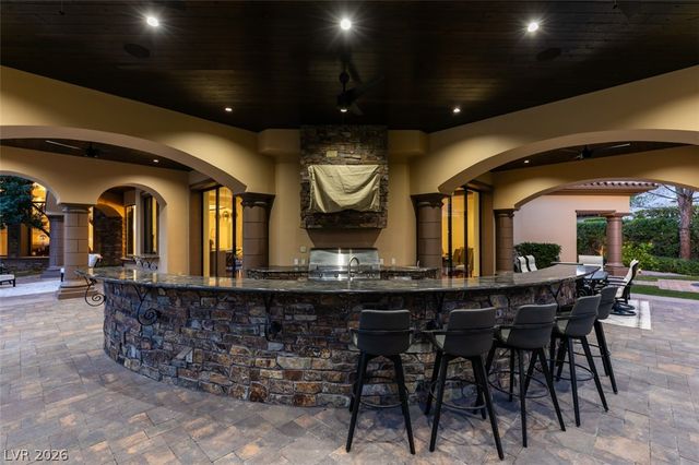 11 Quintessa Circle, Las Vegas, NV 89141