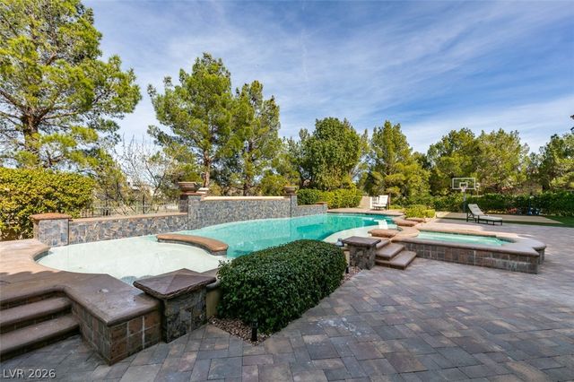 11 Quintessa Circle, Las Vegas, NV 89141