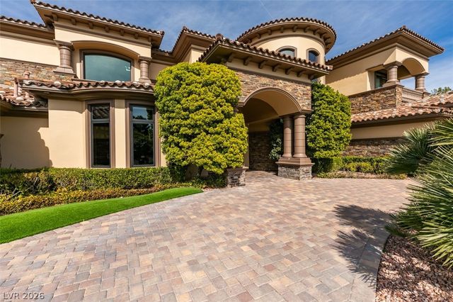 11 Quintessa Circle, Las Vegas, NV 89141