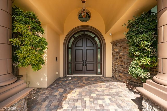 11 Quintessa Circle, Las Vegas, NV 89141