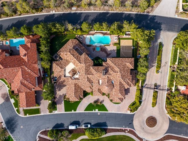 11 Quintessa Circle, Las Vegas, NV 89141