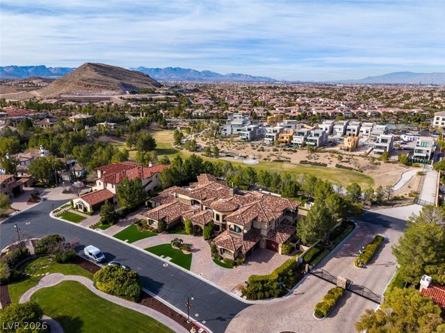 11 Quintessa Circle, Las Vegas, NV 89141