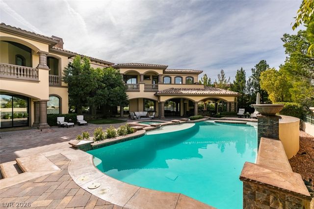 11 Quintessa Circle, Las Vegas, NV 89141