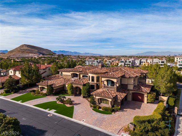 11 Quintessa Circle, Las Vegas, NV 89141