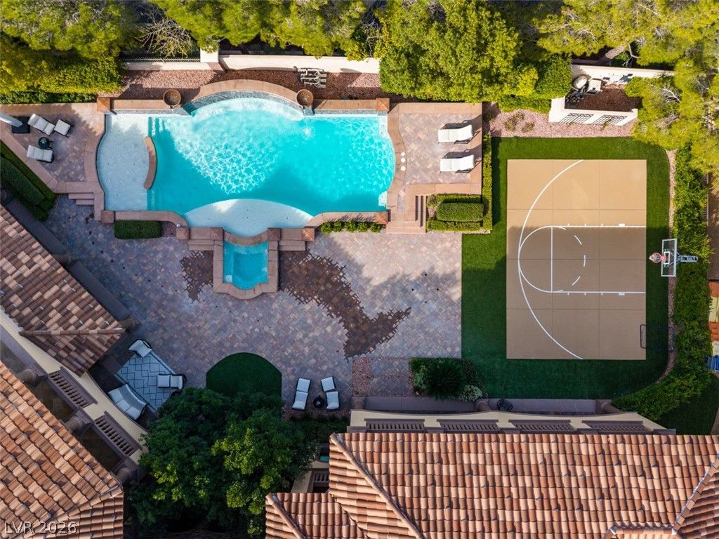 11 Quintessa Circle, Las Vegas, NV 89141